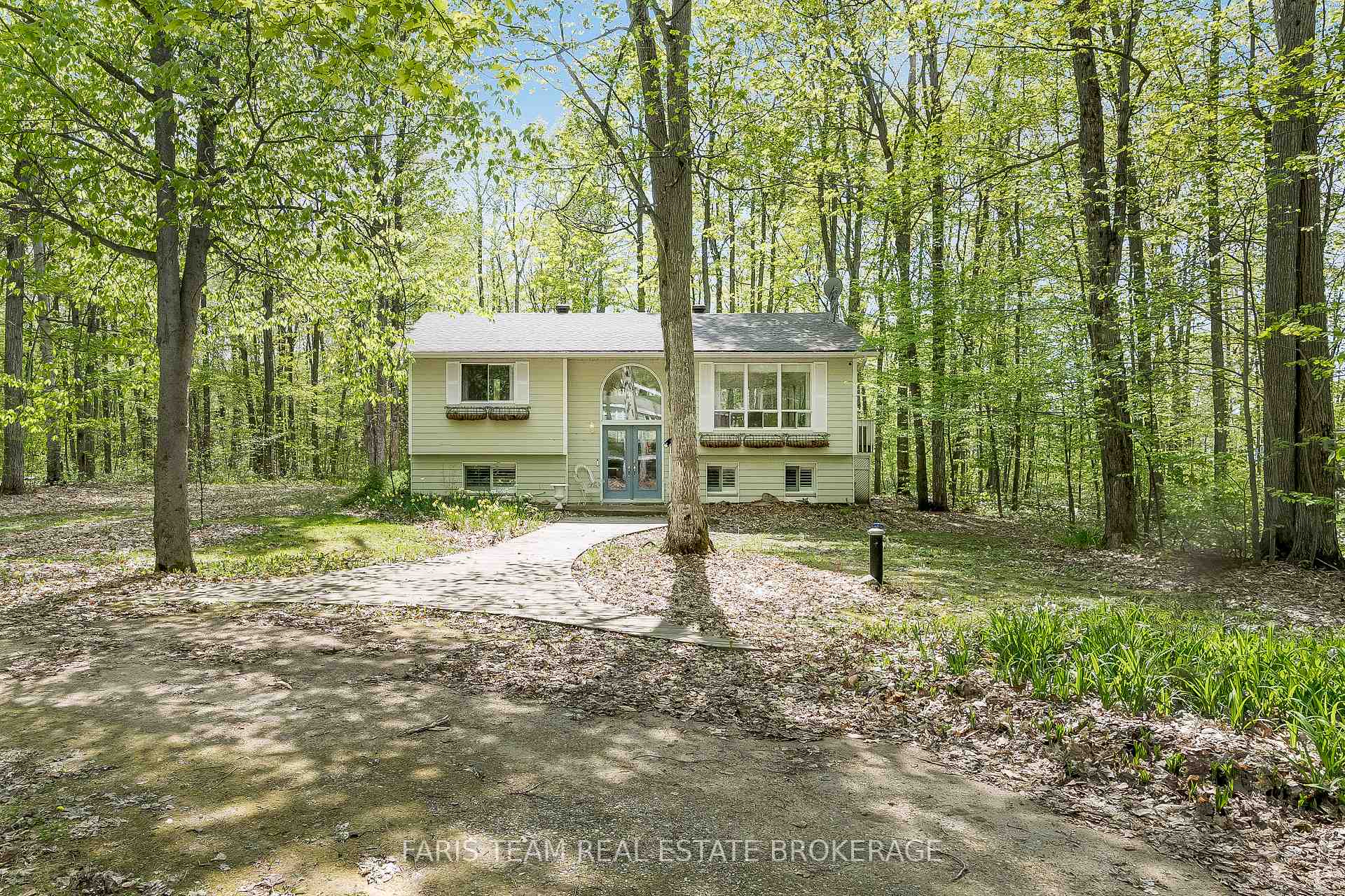 104 Silver Birch Drive, Tiny, ON L9M 0M6 — Tiny, Ontario