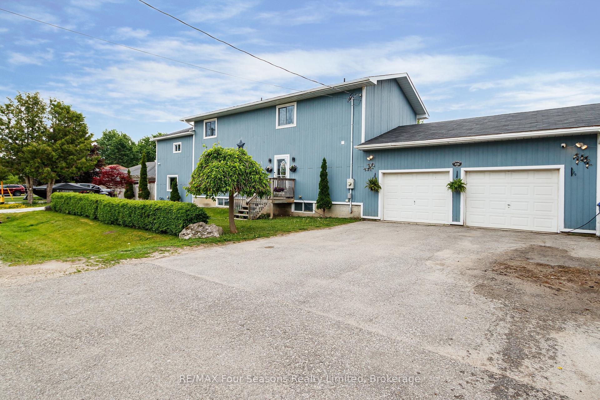 228 Centre Street, Clearview, ON L0M 1S0 — Clearview, Ontario