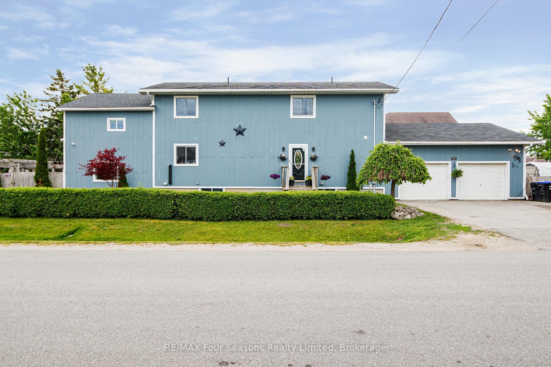 228 Centre Street, Clearview — photo 3 of 5