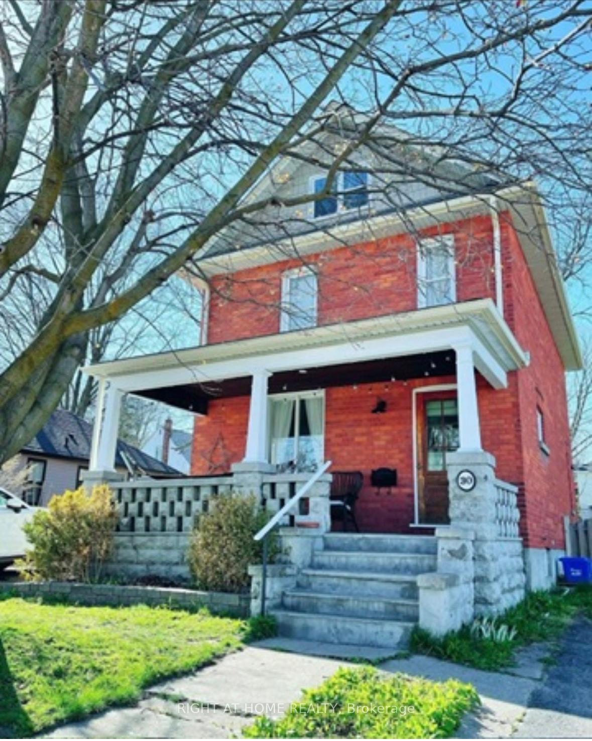 30 GROVE Street E, Barrie, ON L4M 2N7