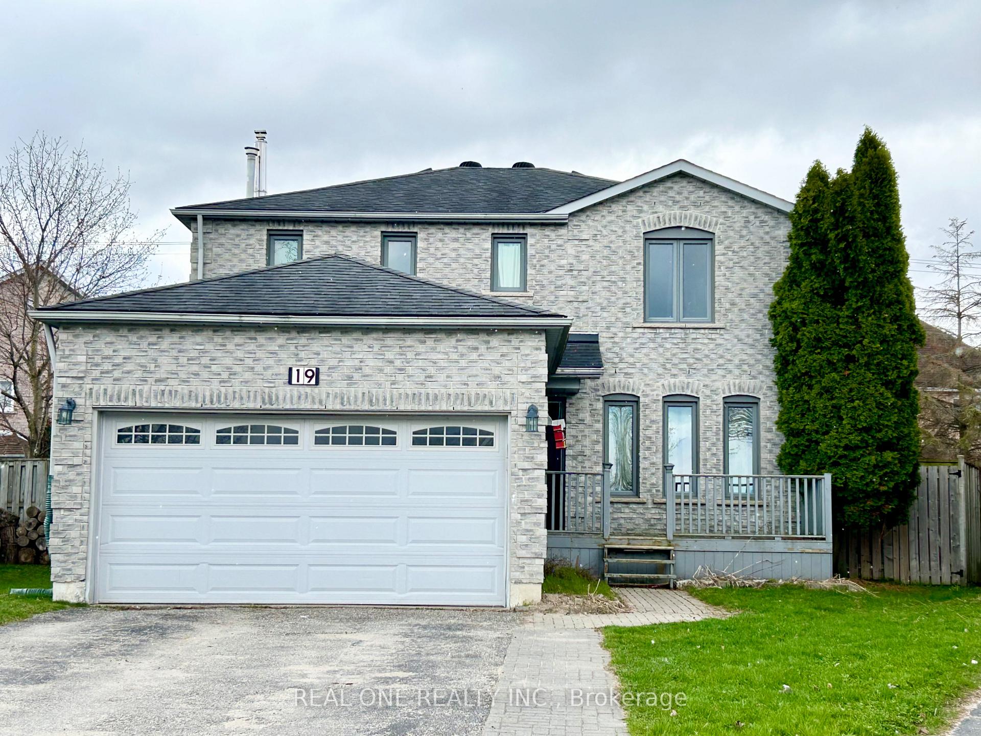 19 Blair Crescent, Barrie, ON L4M 5Y7