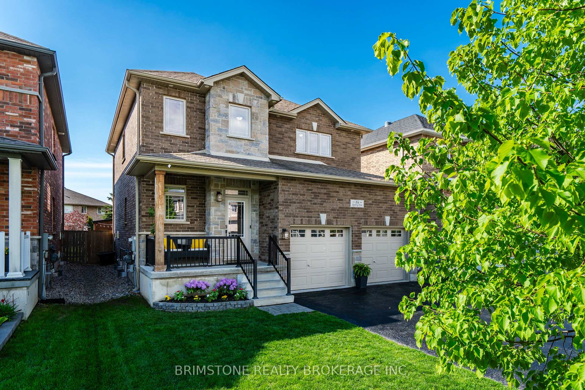 15 Lowry Court, Barrie, ON L4N 7N3