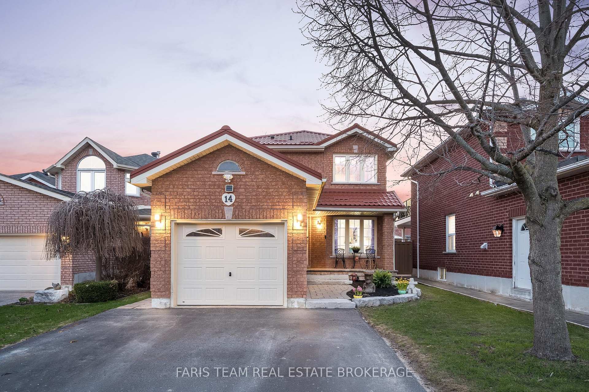 14 Nightingale Crescent, Barrie, ON L4N 8A3