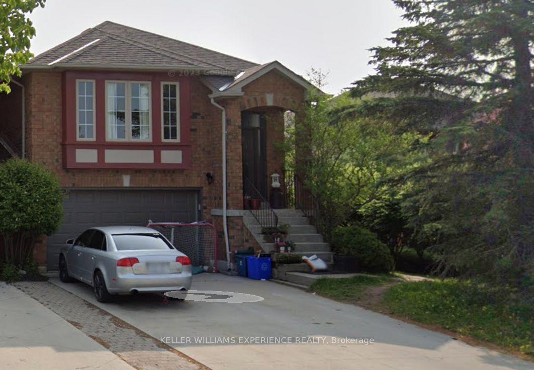 13 Rundle Crescent Main, Barrie, ON L4N 8E7