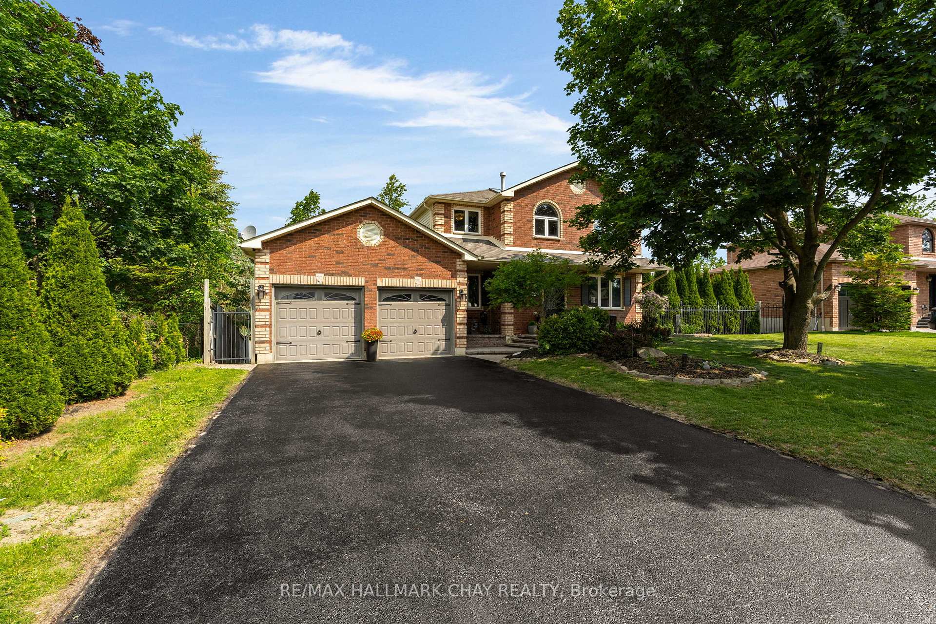 16 Columbia Road, Barrie, ON L4N 8C7