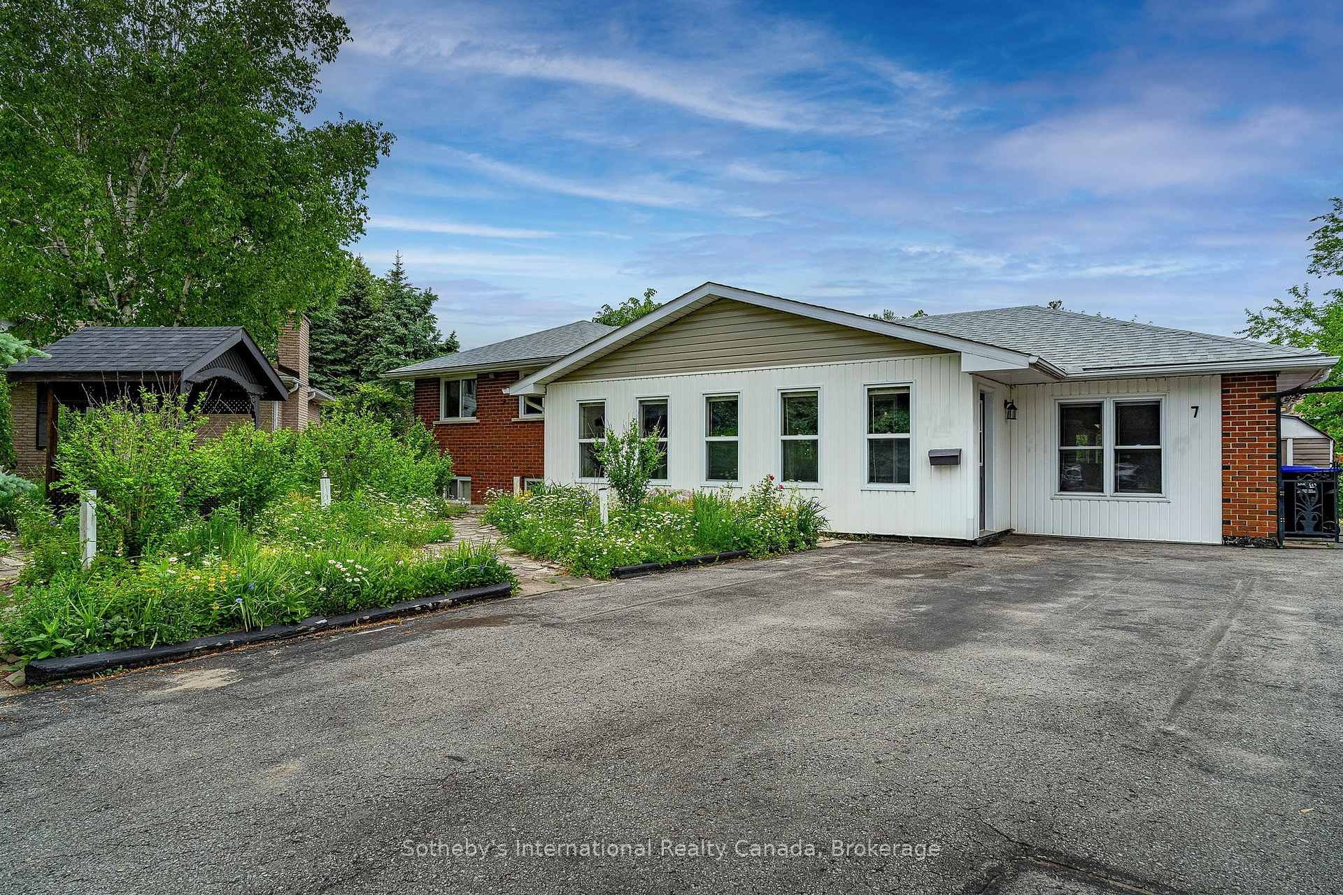 7 Whipps Court, Collingwood, ON L9Y 4B7