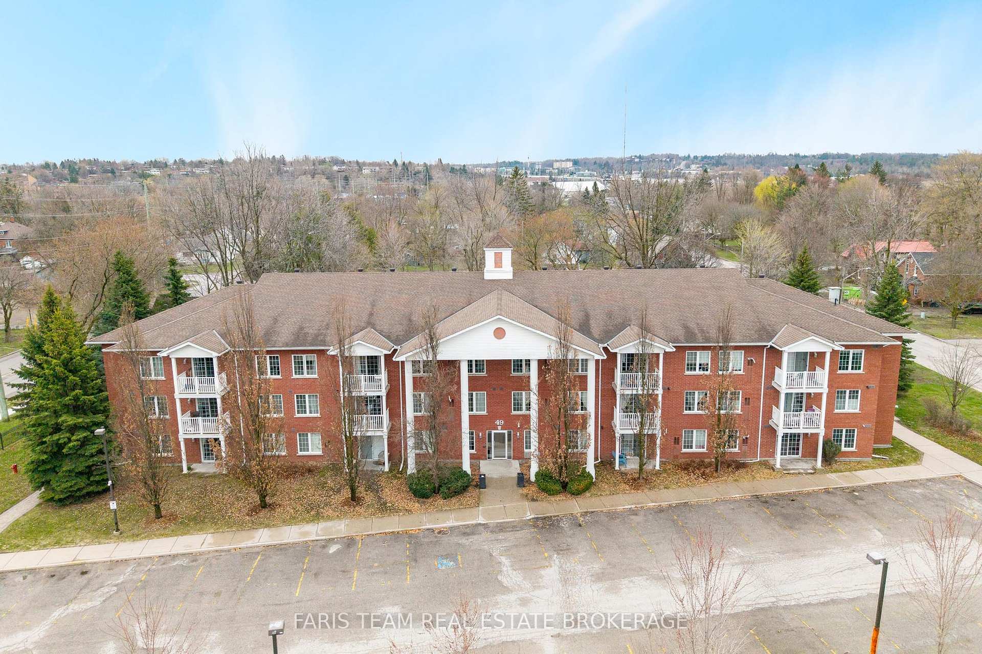 49 Jacobs Terrace 119, Barrie, ON L4N 0W4