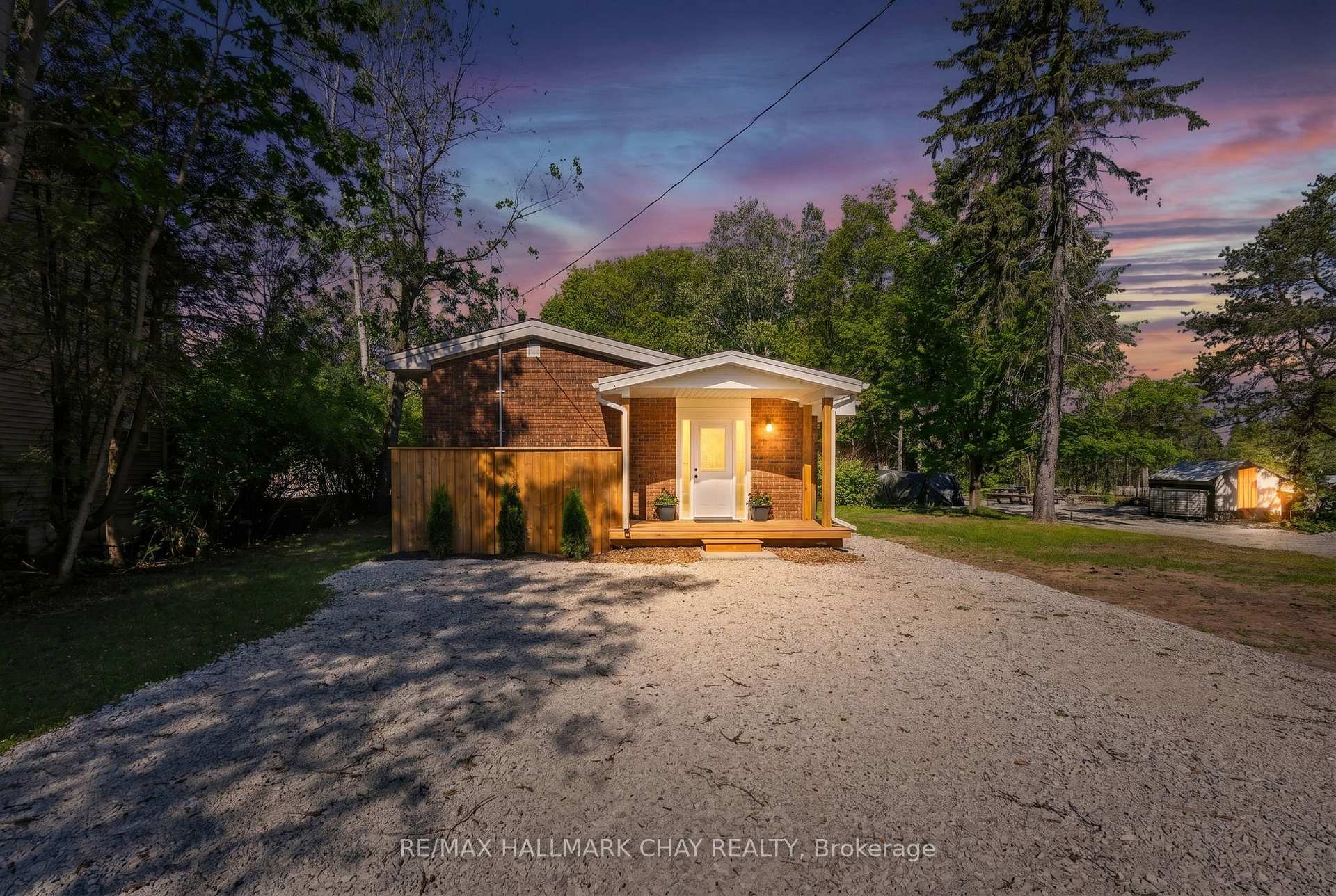 8717 Beachwood Road, Wasaga Beach, ON L9Z 2G5