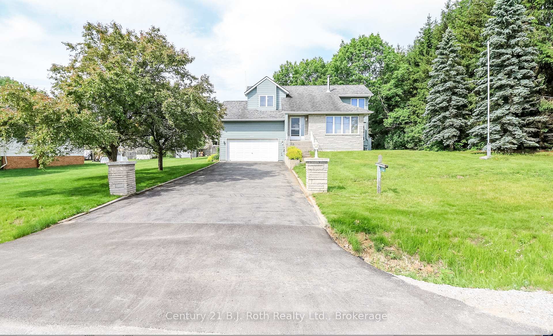 3332 Grayshott Drive, Severn, ON L3V 0Y4