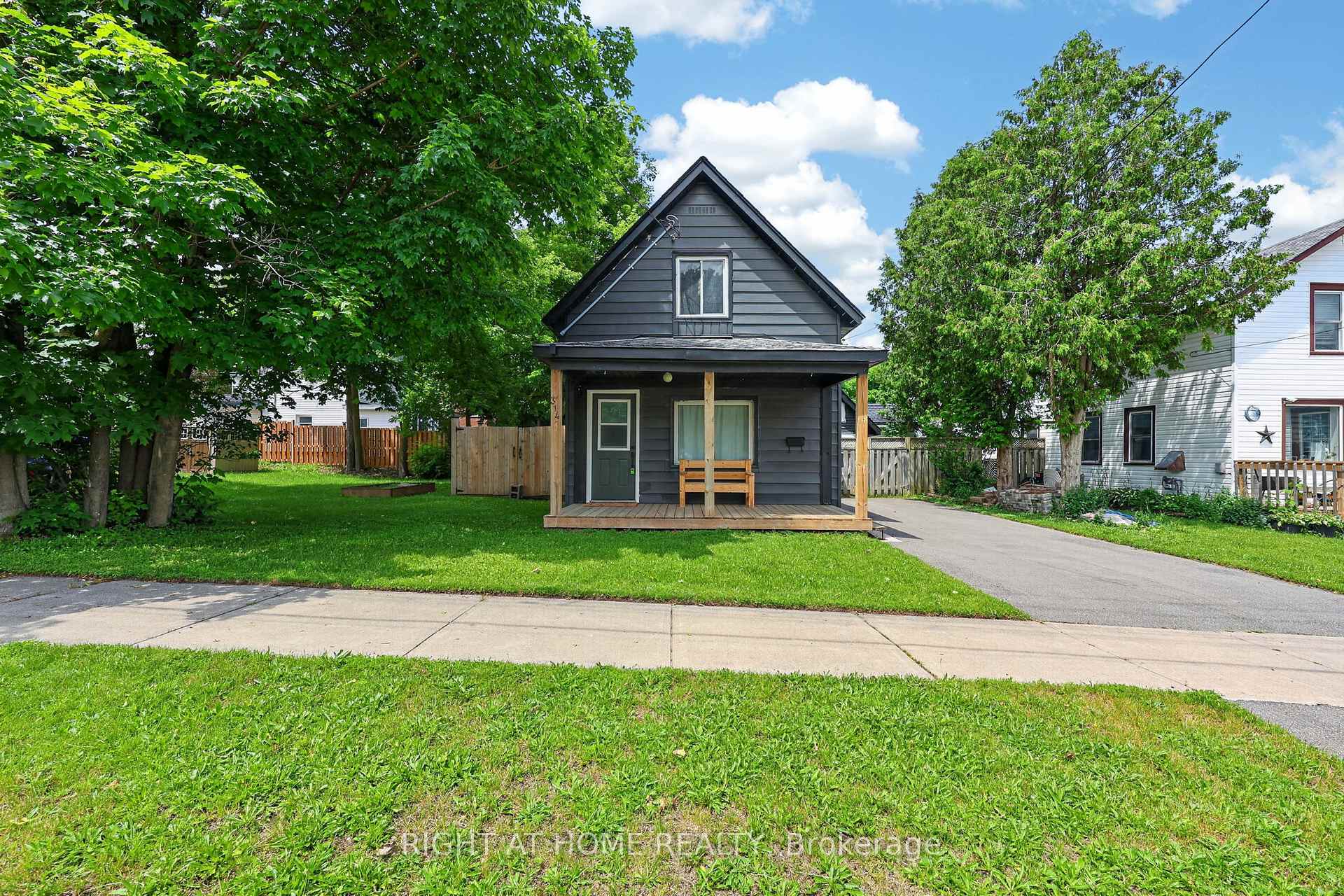 314 Bay Street, Midland, ON L4R 1J9