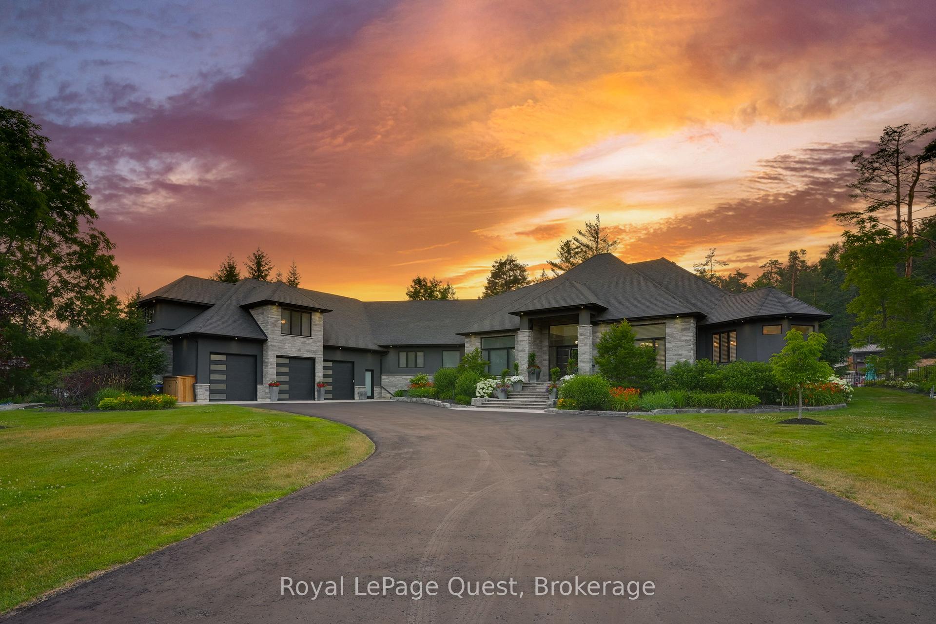 8 Midves Court, Springwater, ON L9X 0P3