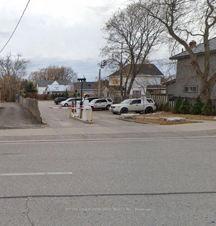 169 Colborne Street W, Orillia, ON L3V 2Z4
