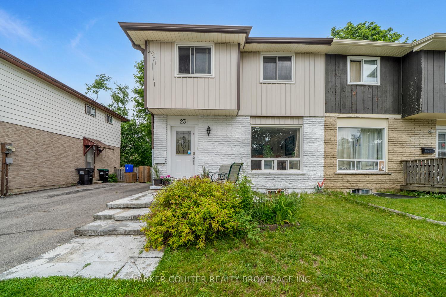 23 Chaucer Crescent, Barrie, ON L4N 4T8