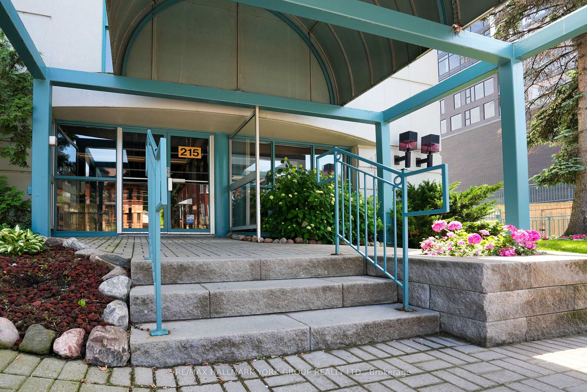 217 Dunlop Street E 703, Barrie, ON L4M 1B2