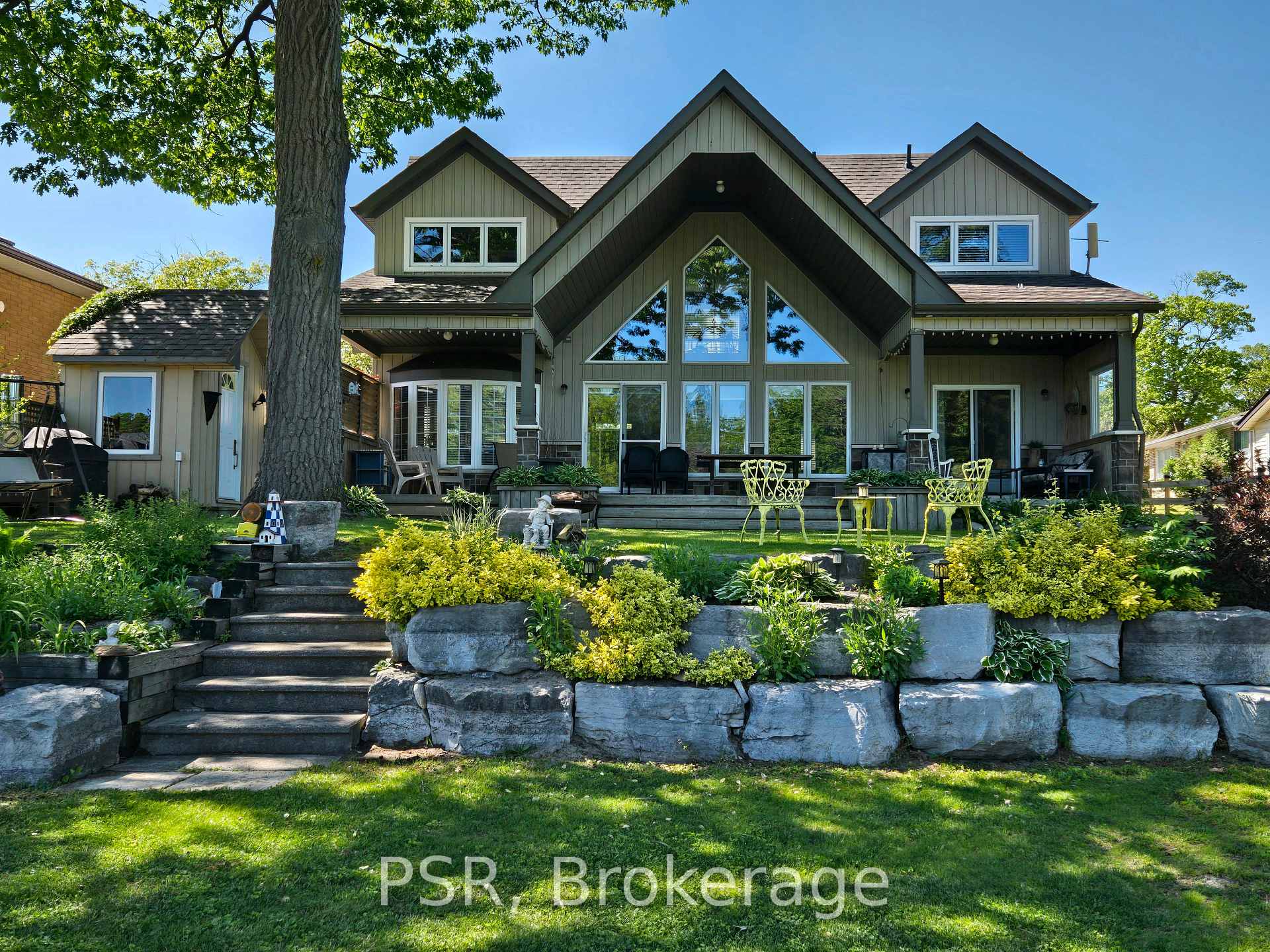 967 Mosley Street, Wasaga Beach, ON L9Z 2G9
