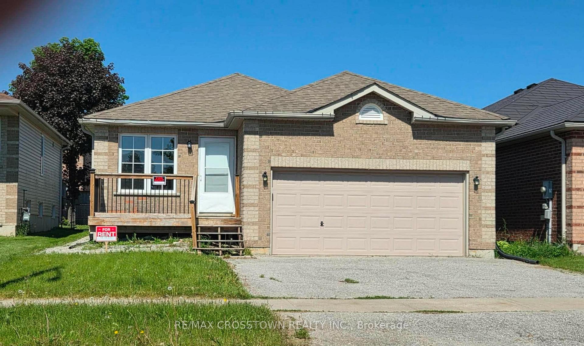 22 Larkin Drive, Barrie, ON L4M 7A9