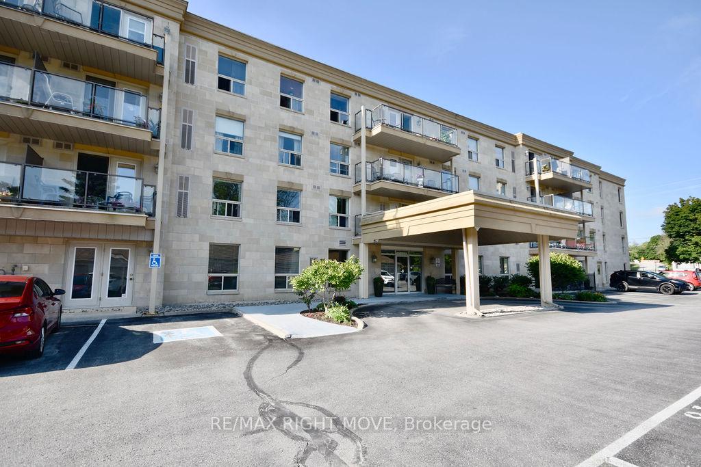 486 Laclie Street 313, Orillia, ON L3V 4P9