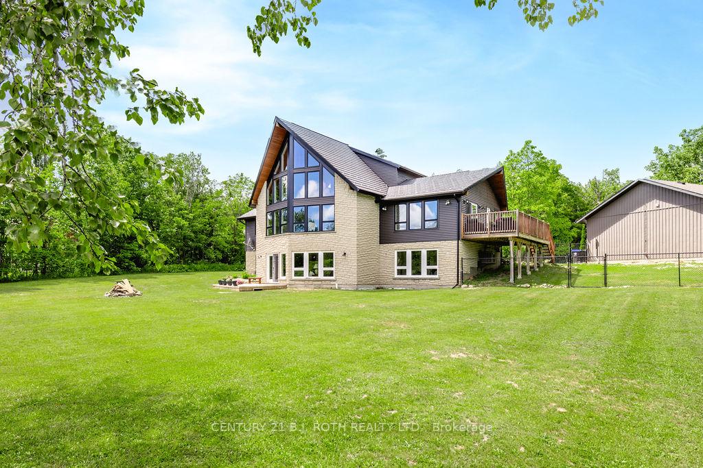 2711 Foxmead Road, Oro-Medonte, ON L0K 1E0