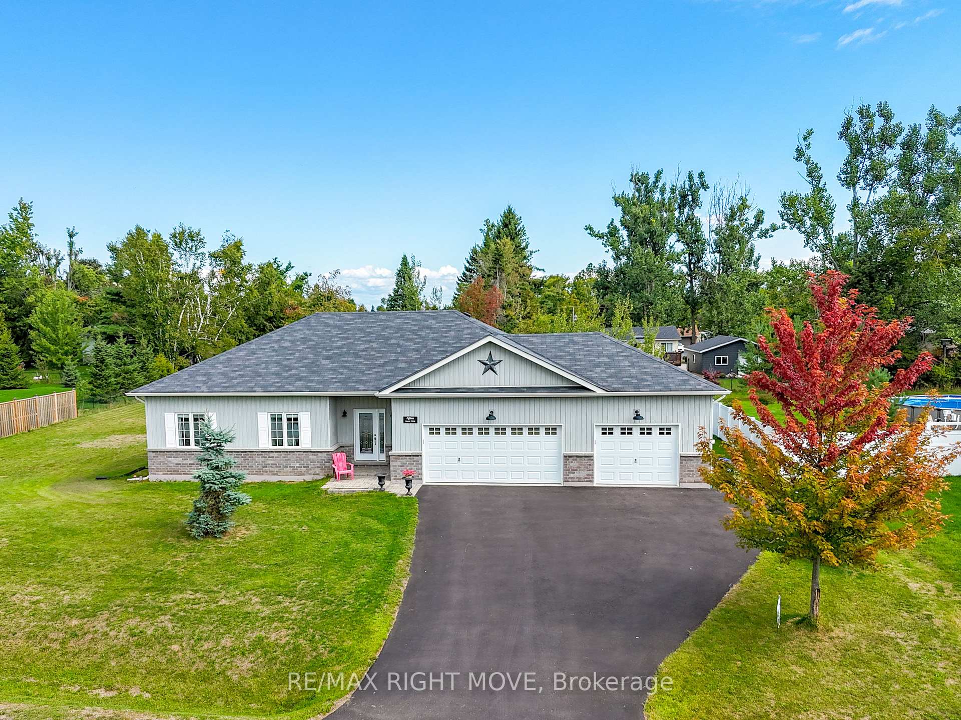 15 Keyzer Drive, Oro-Medonte, ON L3V 8N7