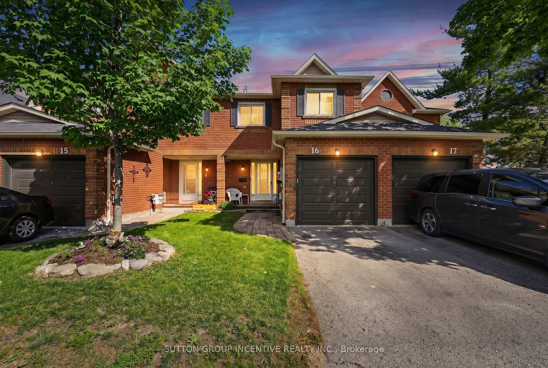 165 Kozlov Street 16, Barrie, ON L4N 7M7