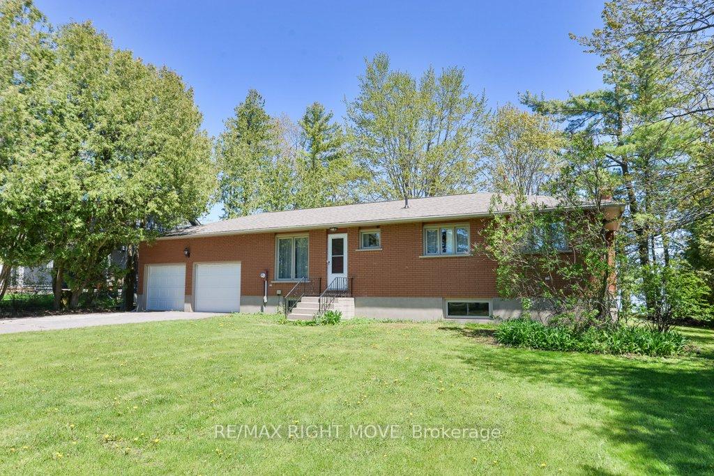3877 Wood Avenue, Severn, ON L3V 0T9