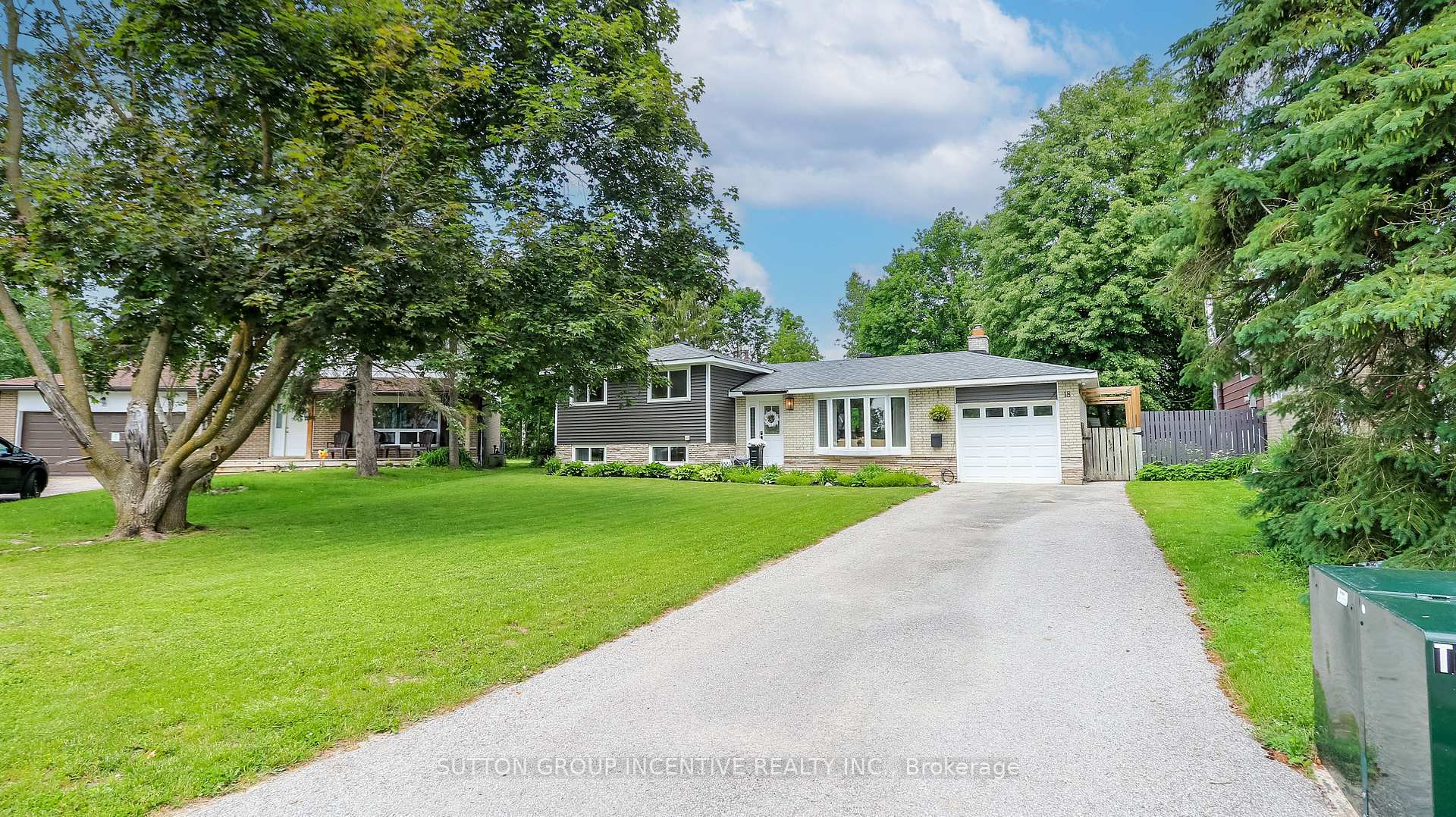 18 Jill's Court, Barrie, ON L4M 4L7