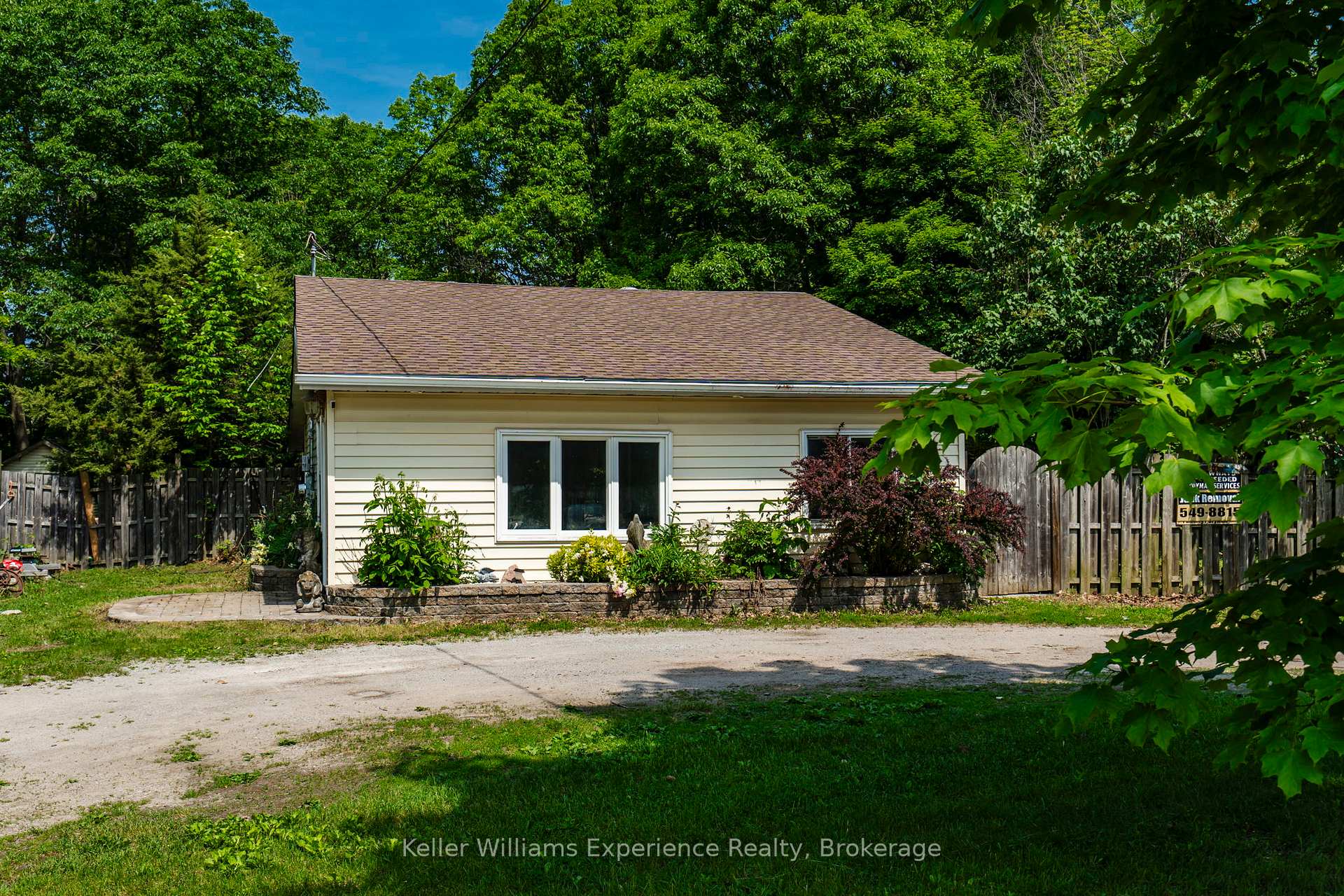 1720 Golflink Road, Tiny, ON L0L 2J0