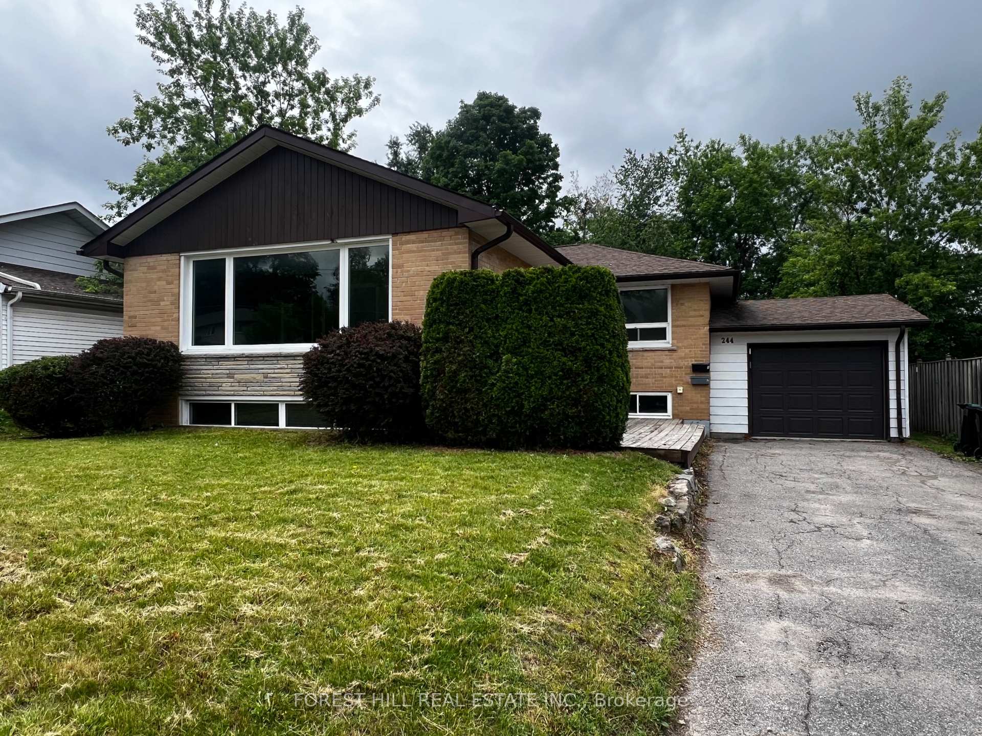 244 St Vincent Street UPPER, Barrie, ON L4M 3Z8