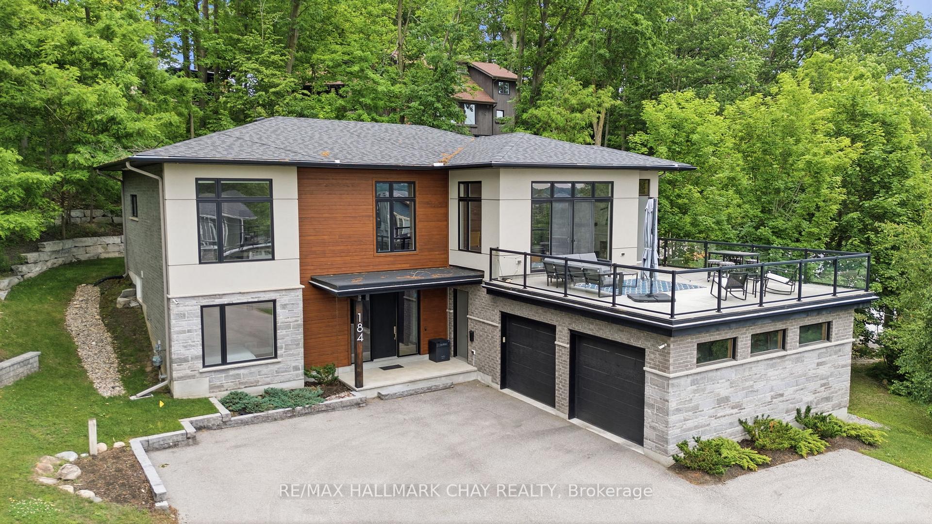 184 Shanty Bay Road, Barrie, ON L4M 1E4