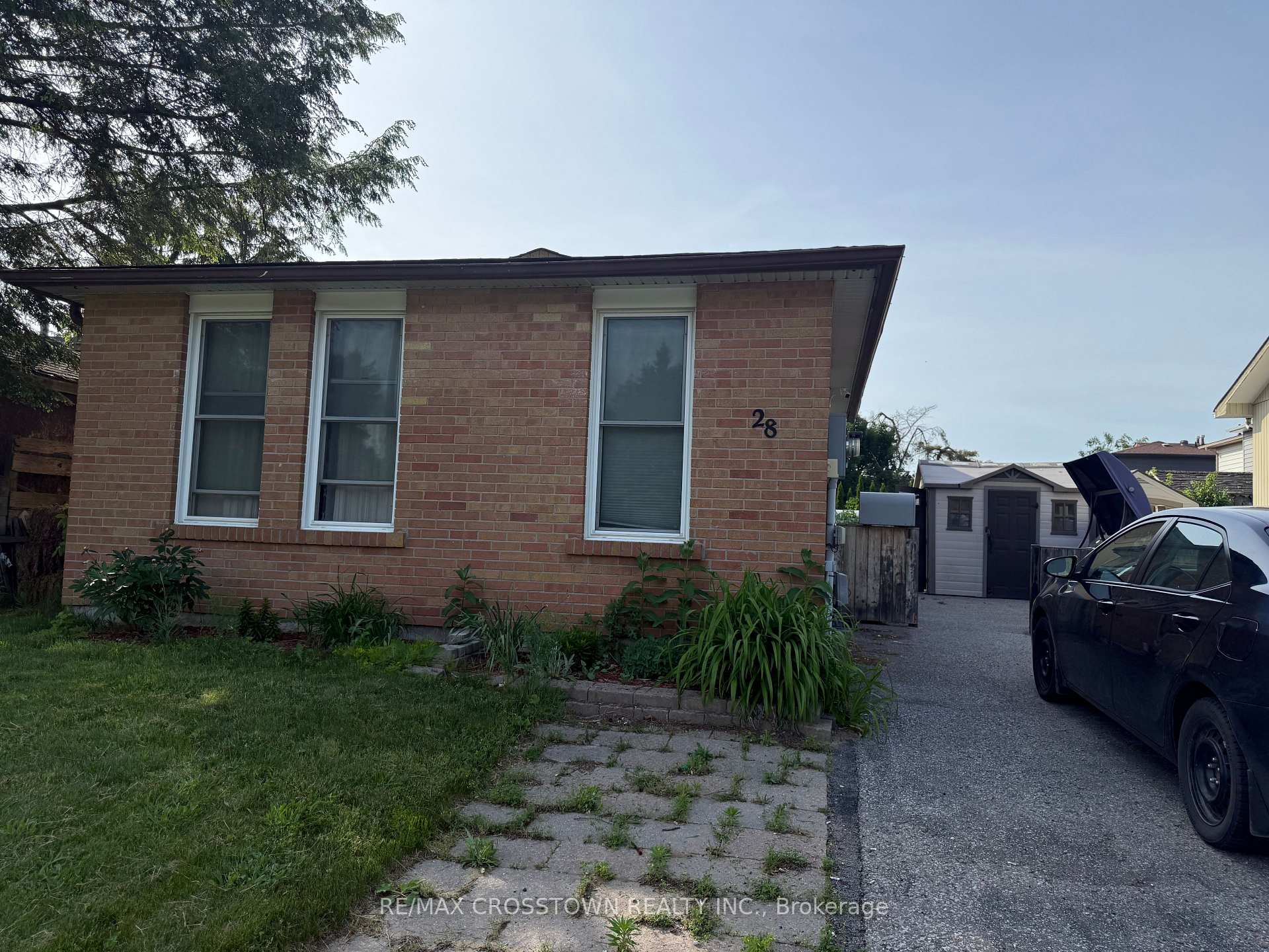 28 Austen Lane, Barrie, ON L4N 4T9