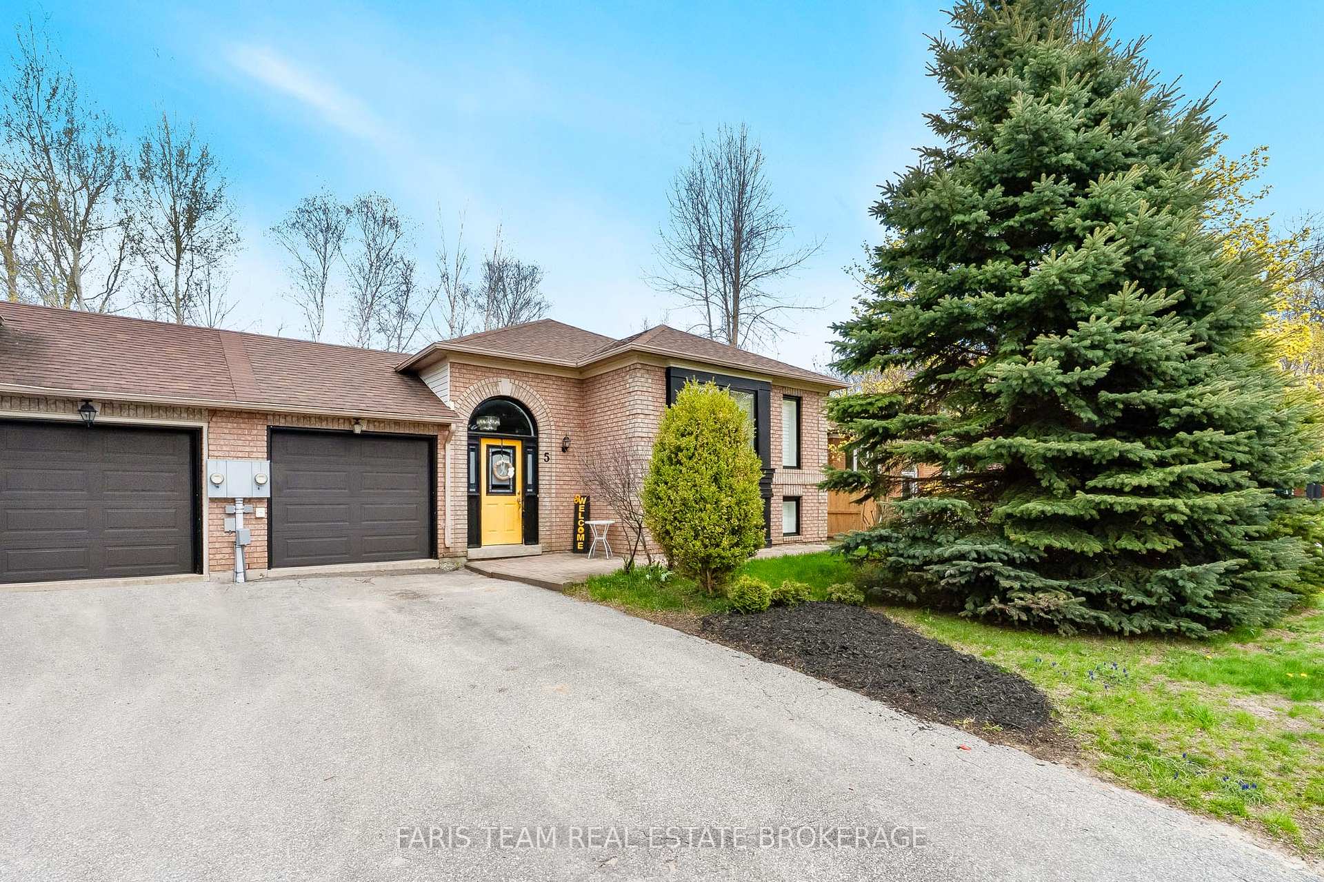 5 Harbour Crescent, Wasaga Beach, ON L9Z 1G4