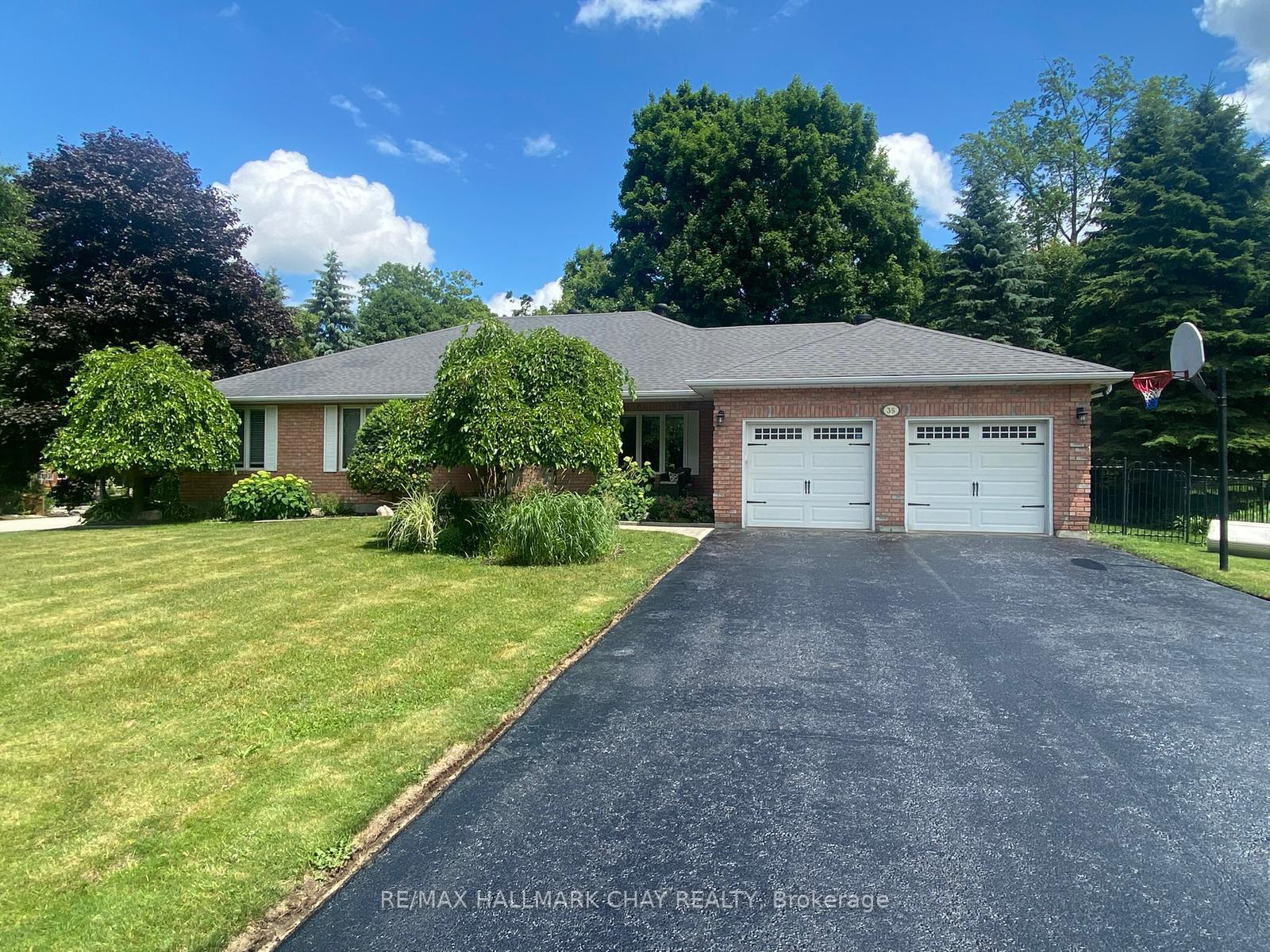 35 Eder Trail, Springwater, ON L0L 1Y3