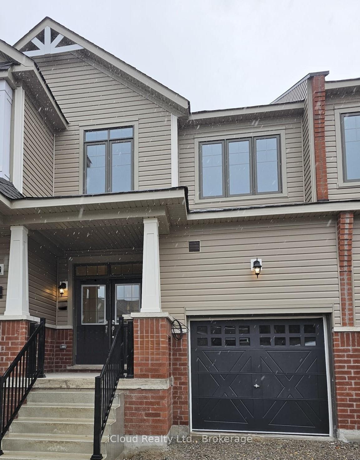9 Durham Avenue W, Barrie, ON L9J 0W2
