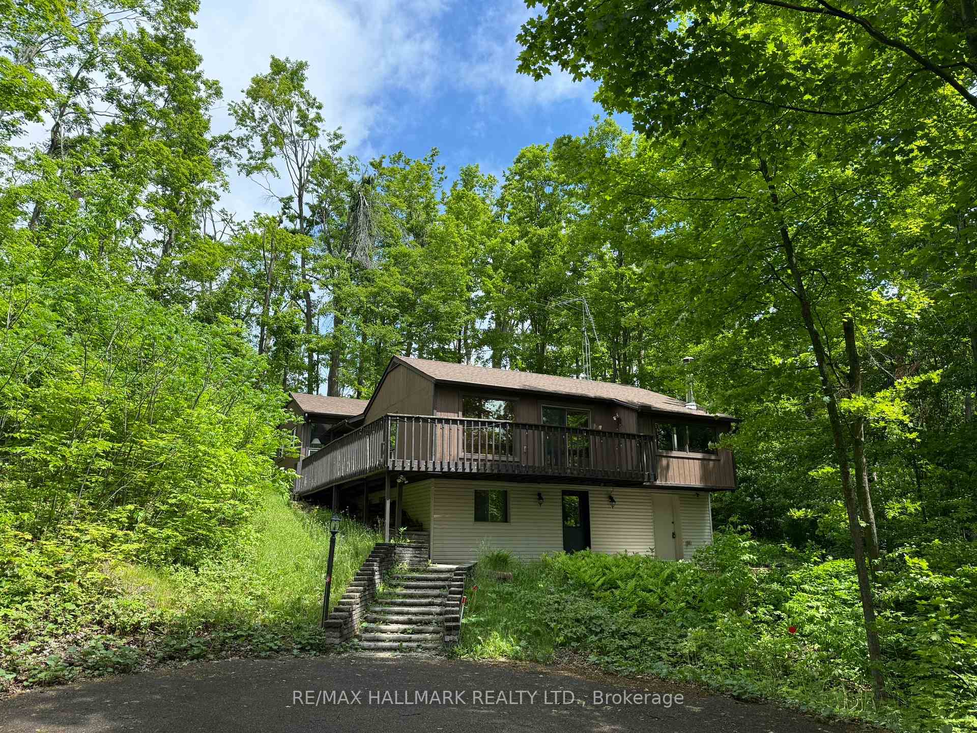 33 Huron Woods Drive, Oro-Medonte, ON L0K 1E0