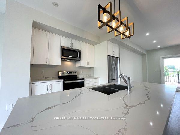 454 Veterans Drive, Barrie, ON L4N 6A6
