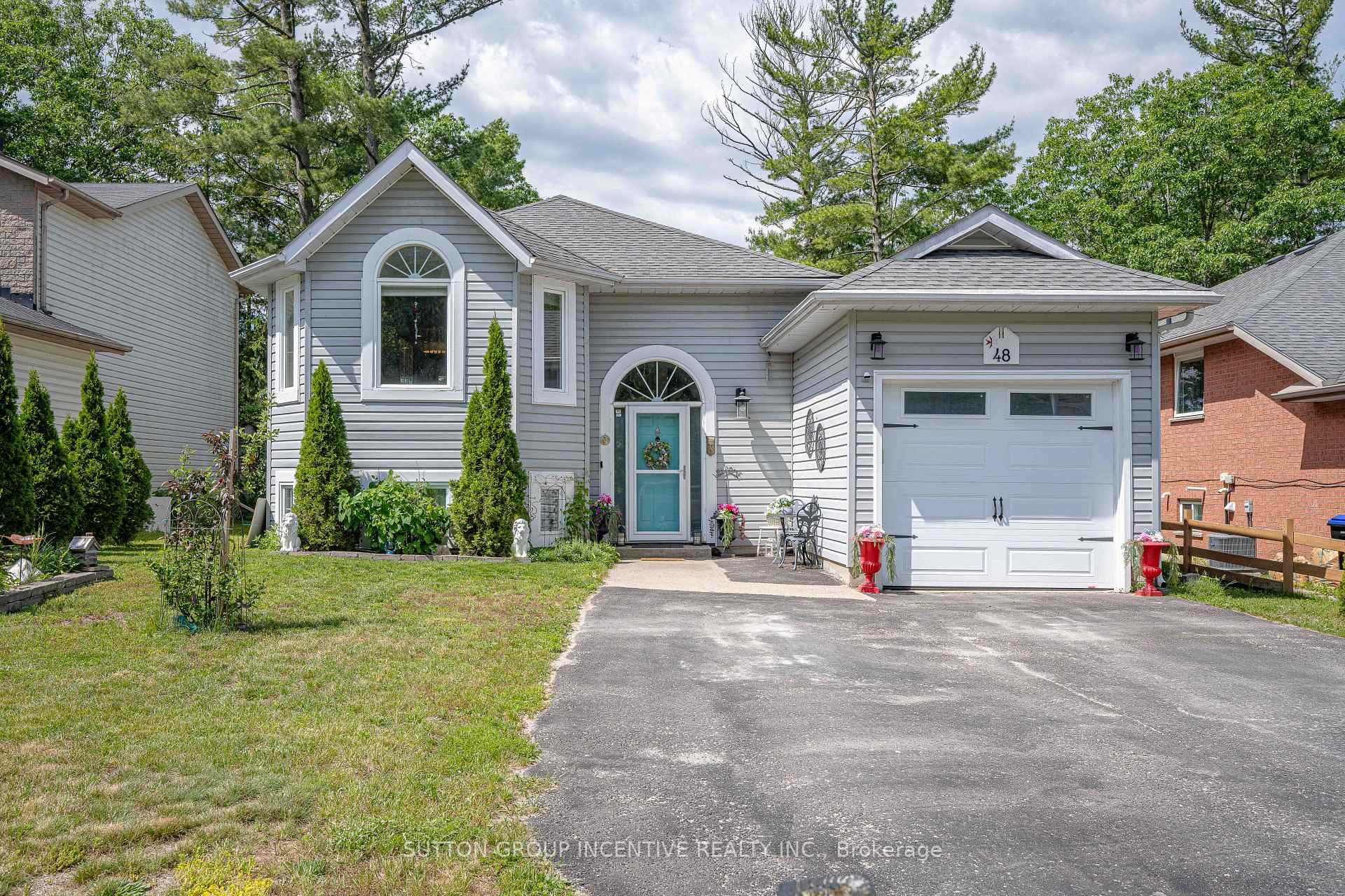 48 Wesley Avenue, Wasaga Beach, ON L9Z 1C8