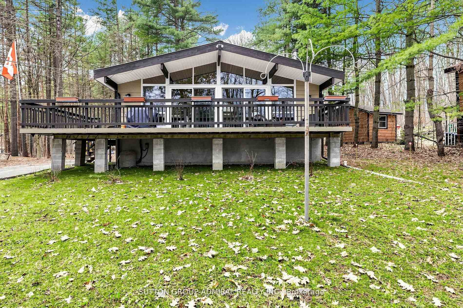 28 Timcourt Drive, Tiny, ON L9M 0B9