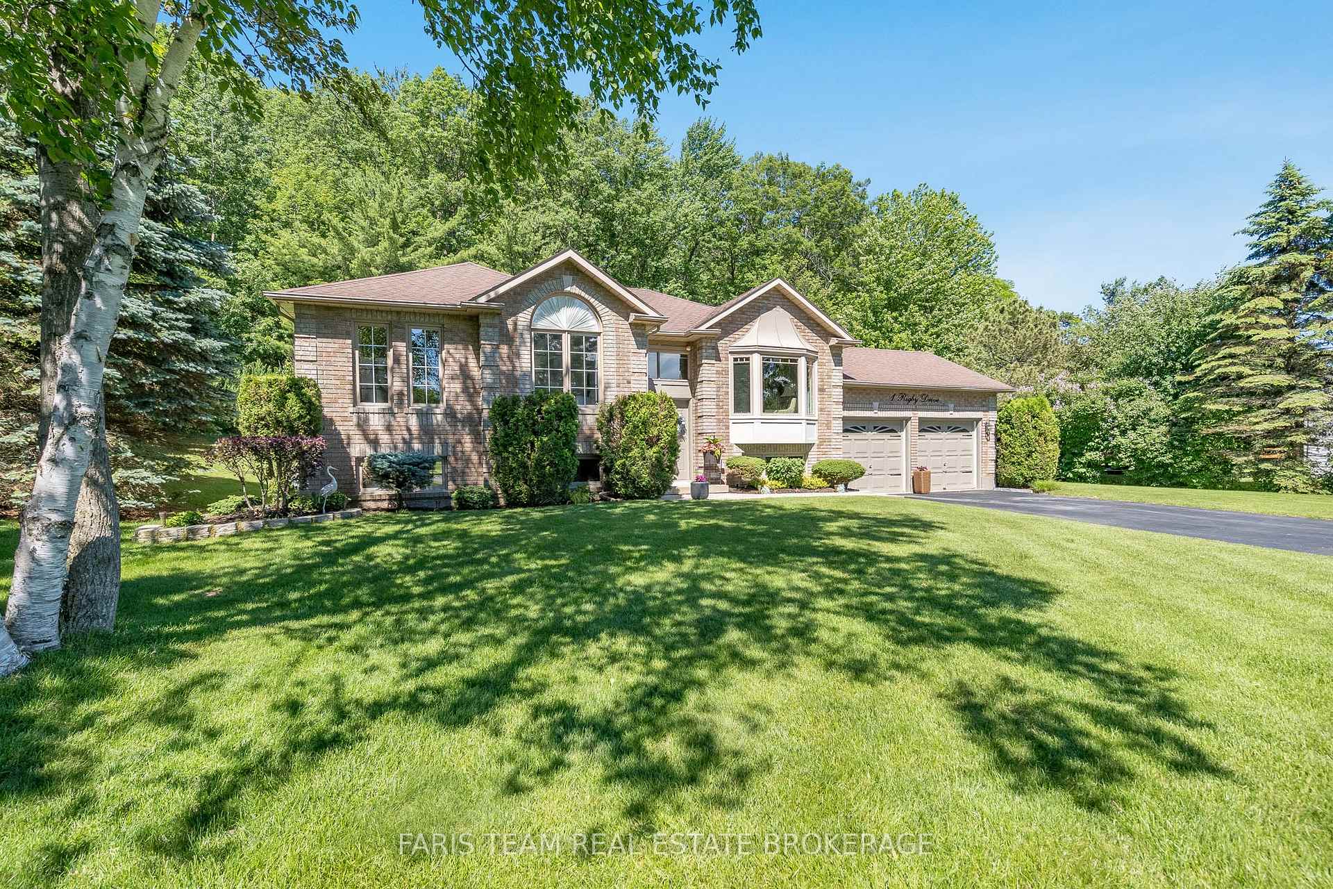 1 Rigby Drive, Wasaga Beach, ON L9Z 1J1