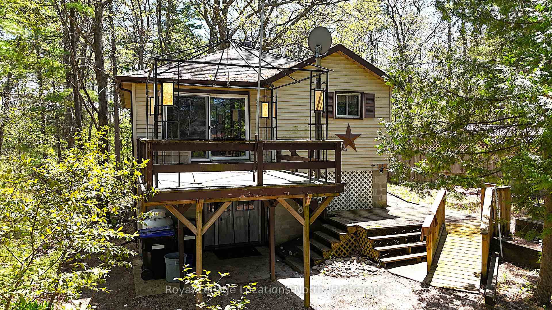 25 Balmoral Avenue, Tiny, ON L0L 1P1