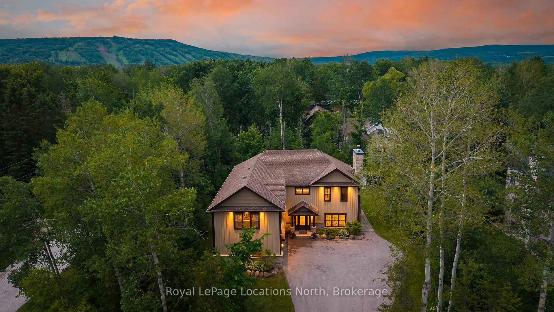 4 Woodview Drive, Clearview, ON L9Y 3Y9