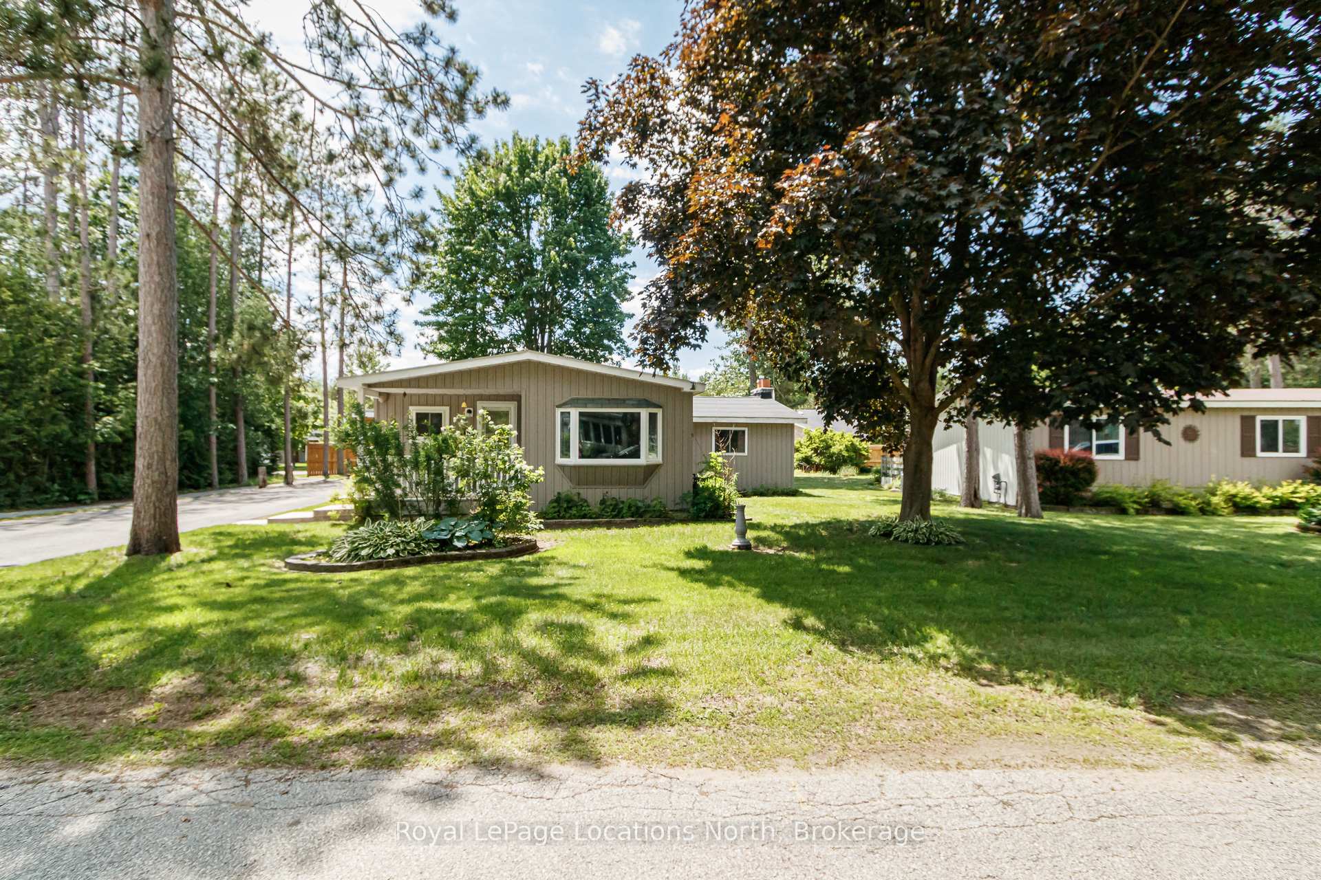 5 SE Golf Avenue E, Wasaga Beach, ON L9Z 1K2