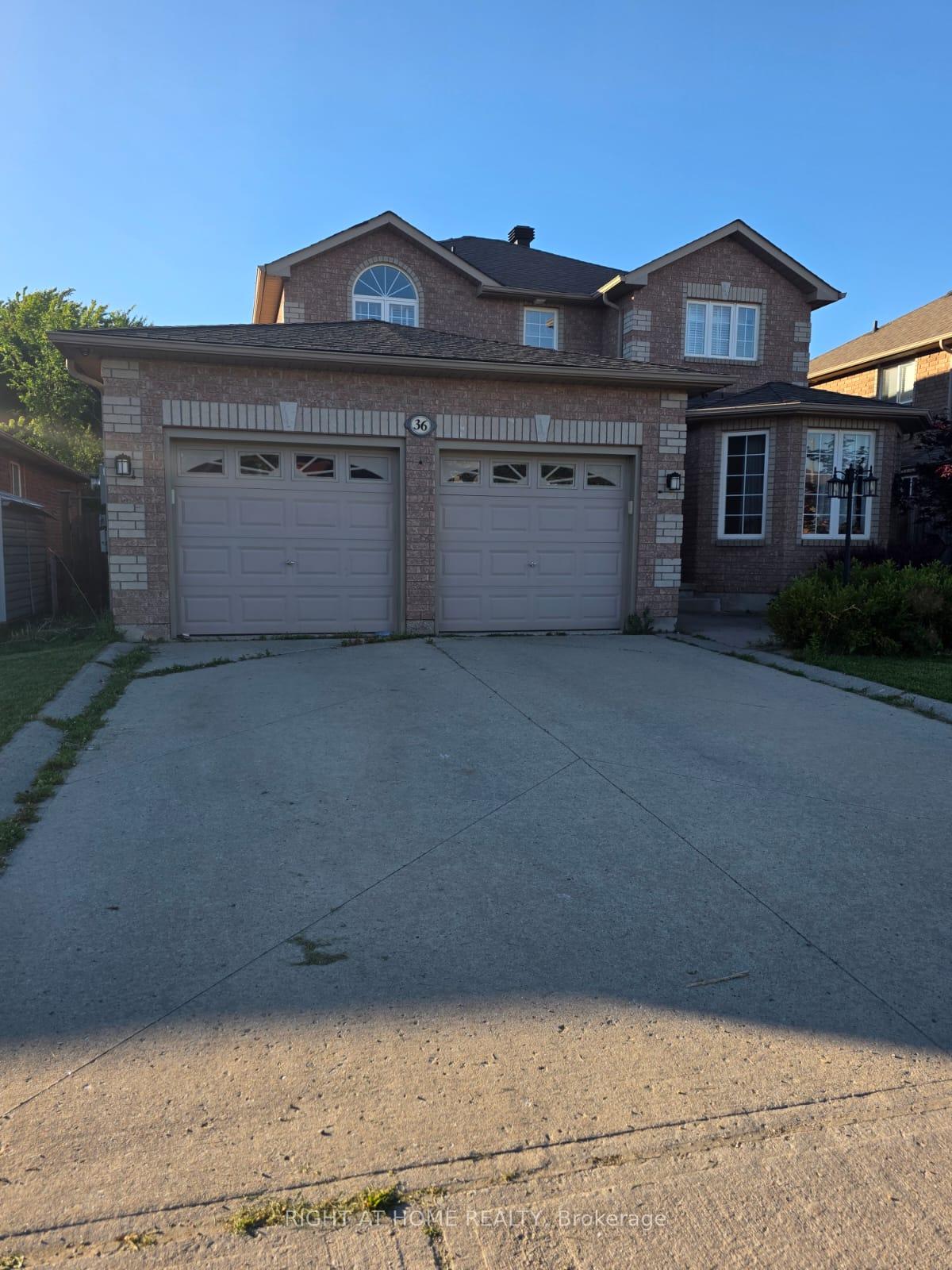 36 Thicketwood Avenue, Barrie, ON L4N 5Y4