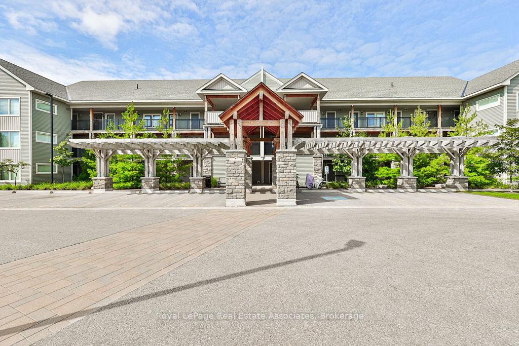 4 Anchorage Crescent 302, Collingwood, ON L9Y 0Y6