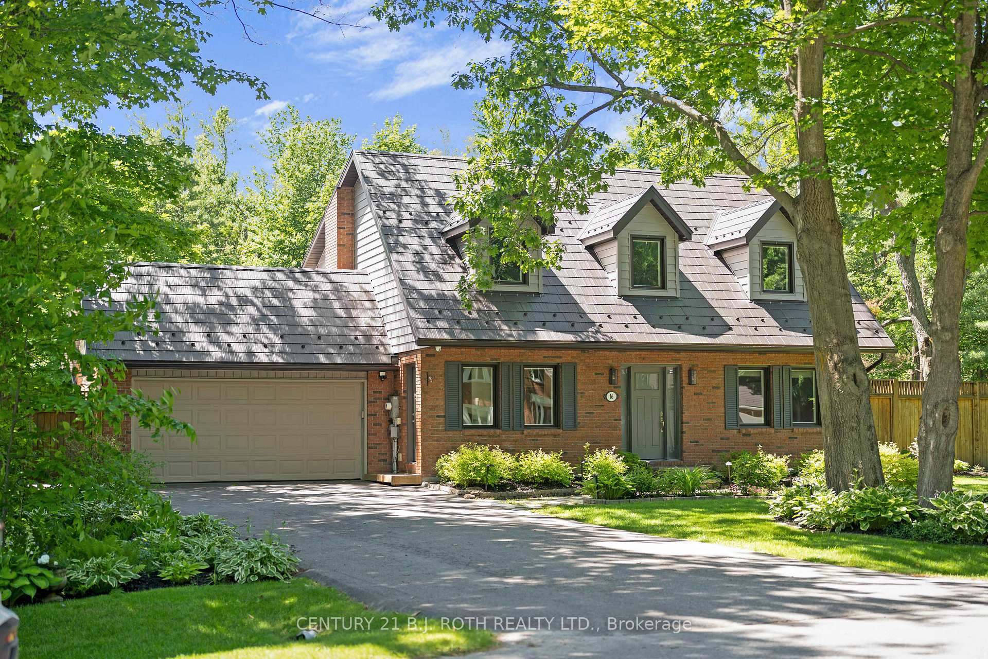 16 Spence Avenue, Springwater, ON L9X 0P2