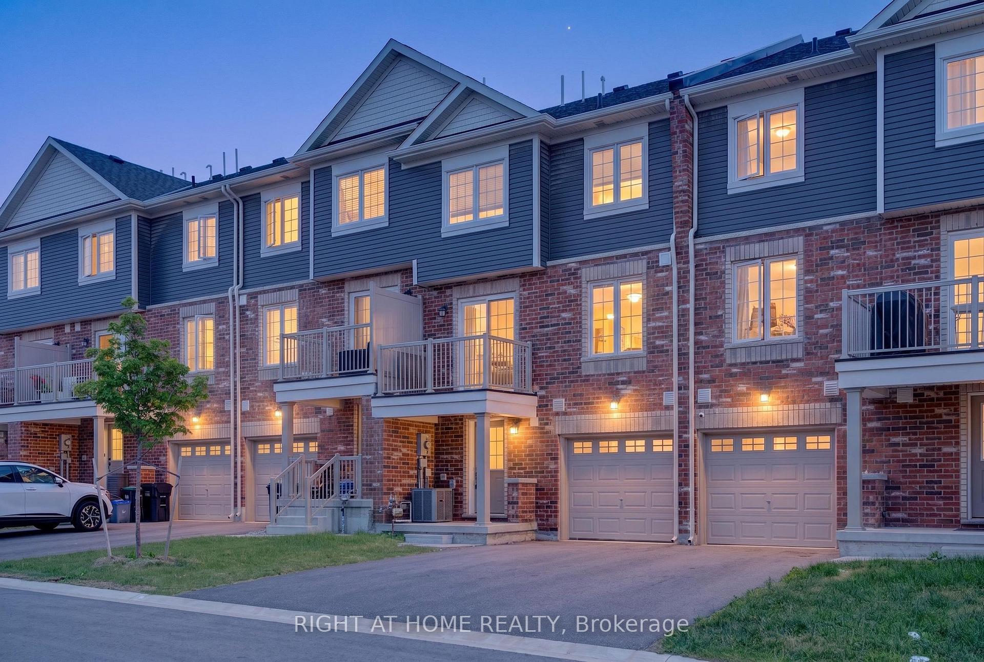 9 Silo Mews, Barrie, ON L9J 0V4