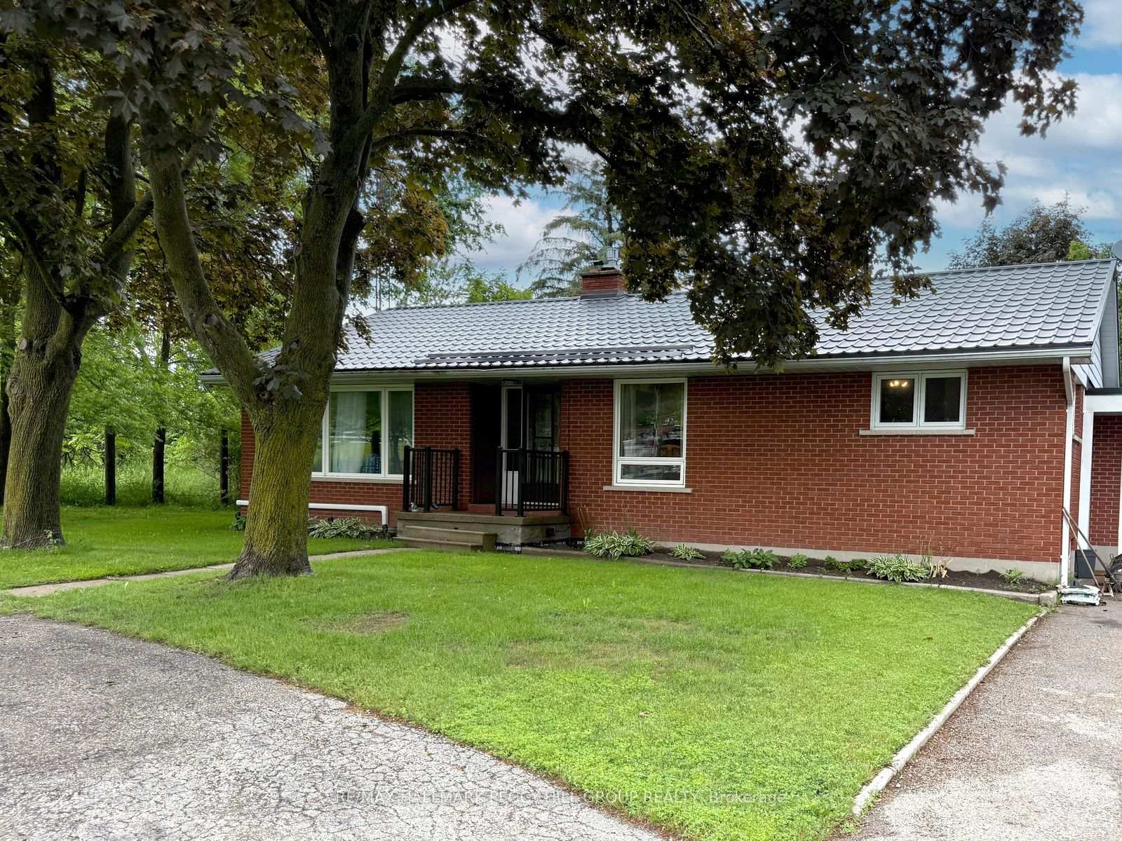 1043 Penetanguishene Road Upper, Oro-Medonte, ON L4M 4Y8