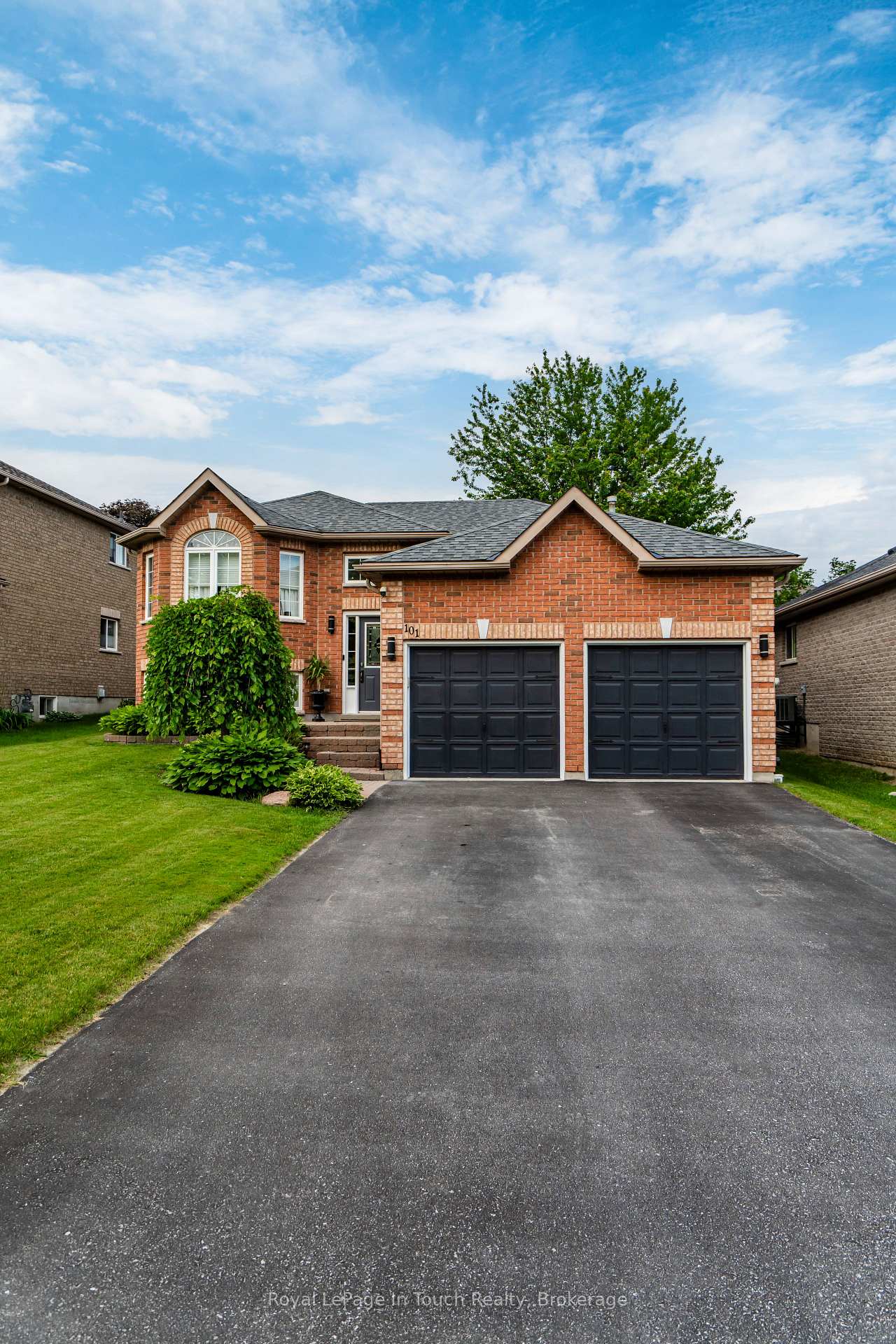 101 Crompton Drive, Barrie, ON L4M 6P1
