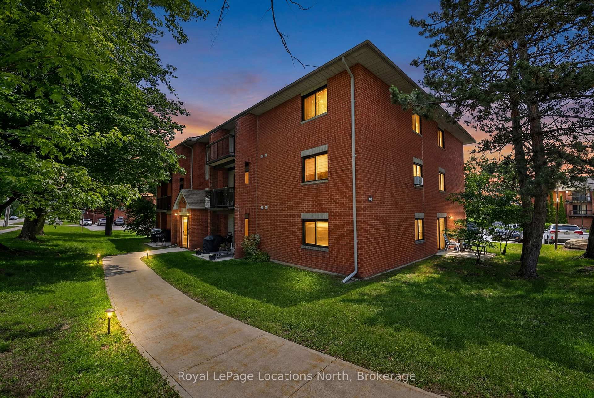163 Edgehill Drive D7, Barrie, ON L4N 1L9