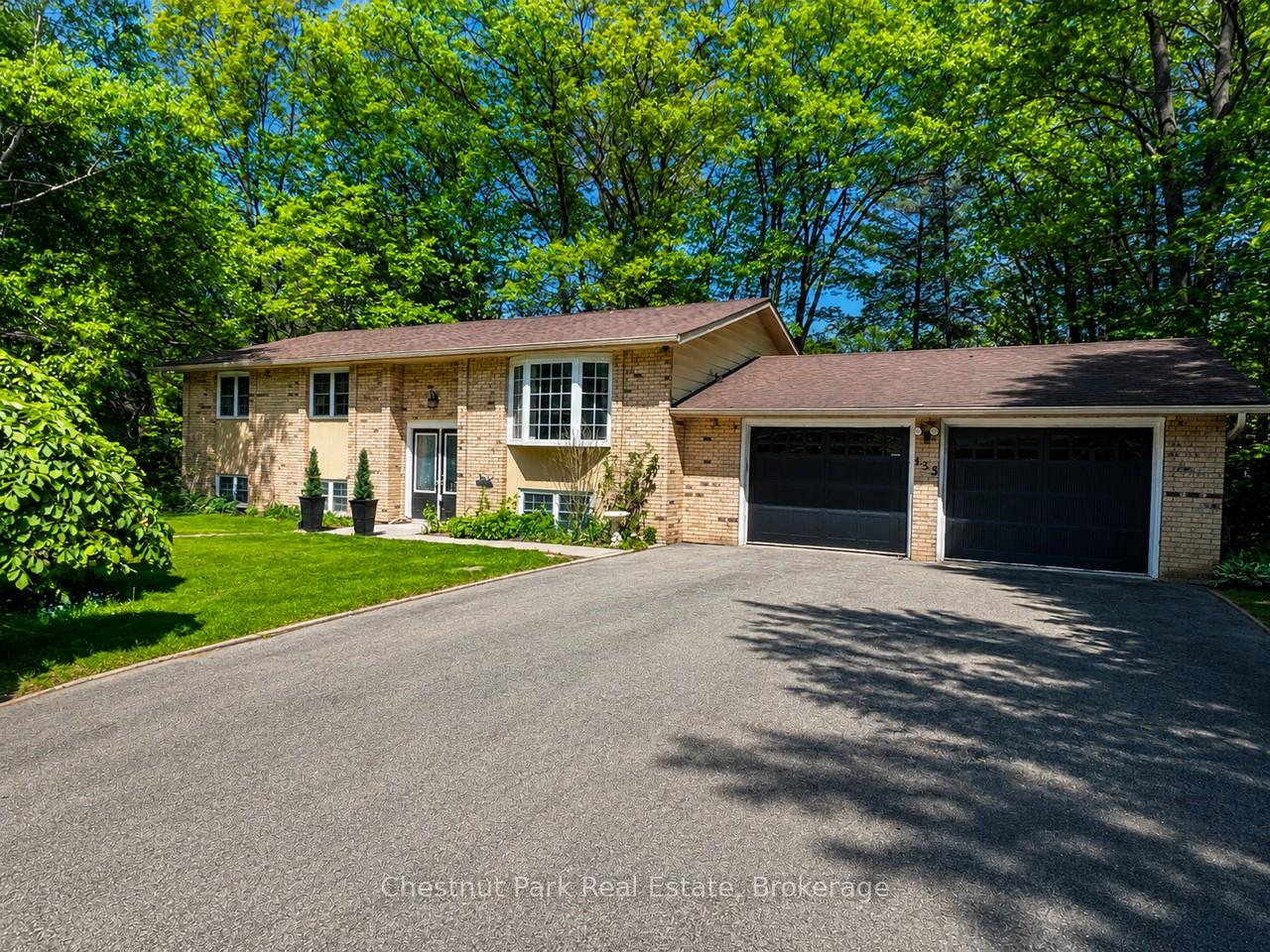 135 Christopher Avenue, Wasaga Beach, ON L9Z 1S4