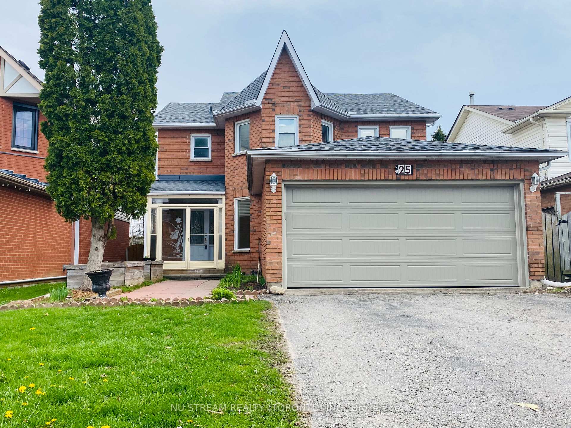 25 Quance Street, Barrie, ON L4N 7M3